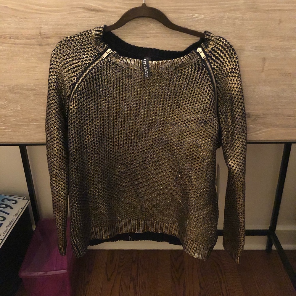 Design Lab black and gold Sweater size Large